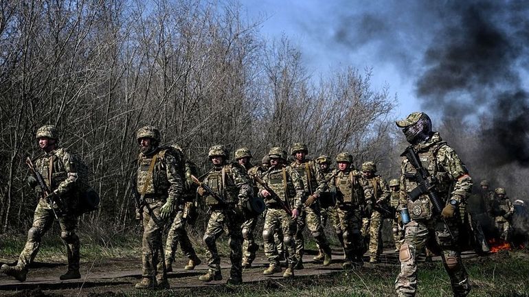 Guerre en Ukraine : le vent tourne-t-il enfin pour Kiev ? De multiples raisons de ne pas crier victoire