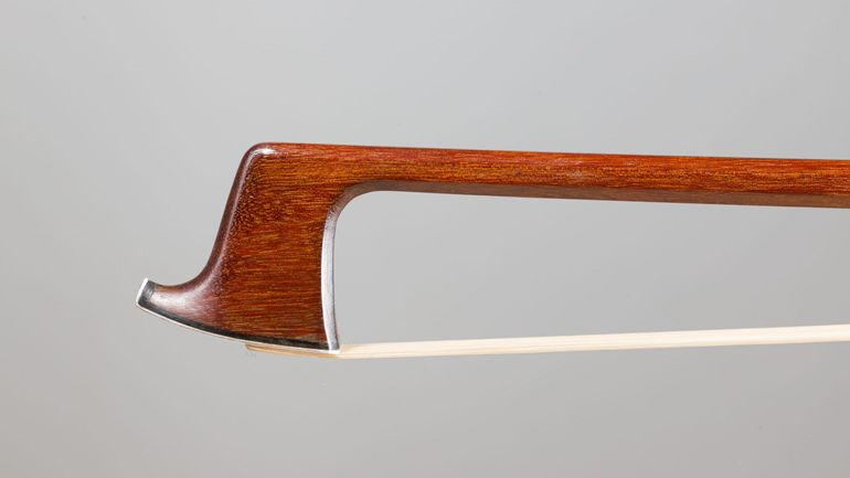 Record de vente pour un archet de violoncelle façonné par le "Stradivarius de l’archet", François‑Xavier Tourte Record de vente pour un archet de violoncelle façonné par le "Stradivarius de l’archet", François‑Xavier Tourte