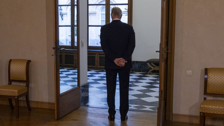 La revue de presse : quand le roi Philippe tente de recoller un pays en pièces