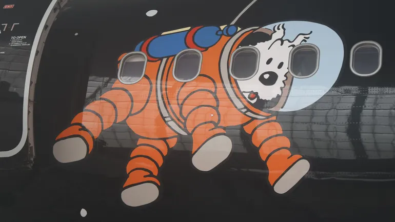 En Avion Tintin N°30 – L'Hélicoptère Birotor Rouge D'Objectif Lune – Neuf