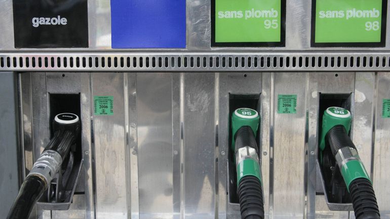 Coup de pompe des automobilistes : les prix repartent à la hausse, le diesel repasse au-dessus des 2 euros le litre