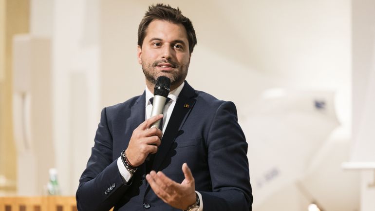 Georges-Louis Bouchez ouvre la formation bruxelloise aux autres partis démocratiques devant l'"auto-exclusion" du PS