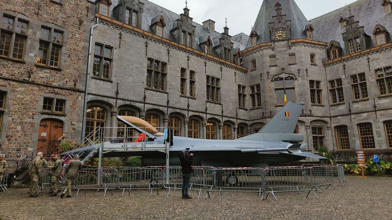 Un F-16 au château d’Ham-sur-Heure pour une journée de découverte de la force aérienne