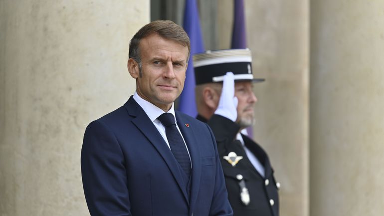 Le président français Emmanuel Macron convie les chefs de parti cet après-midi, à l'exception du Rassemblement National et de la France insoumise