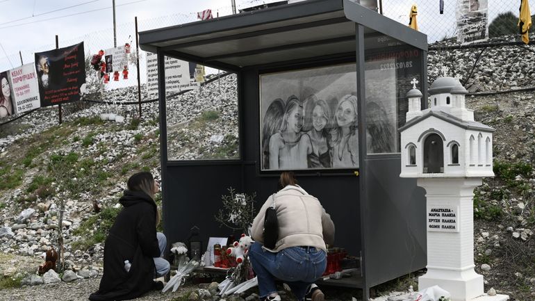 Grèce : des milliers de manifestants commémorent la collision ferroviaire de 2023 dans un pays où la colère n'est pas retombée