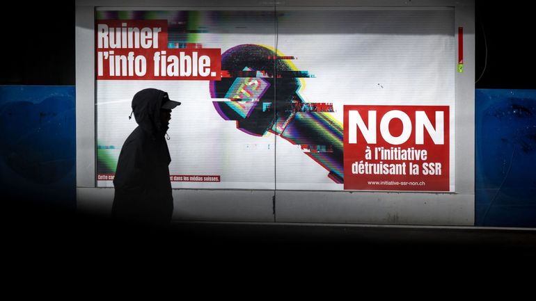 Dans un climat européen tendu pour les médias publics, la Suisse vote sur une diminution de la redevance ce dimanche