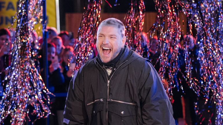 Viva for Life : Mosimann fait une apparition surprise au défilé de mode de David Jeanmotte et Sylvie Honoré Viva for Life : Mosimann fait une apparition surprise au défilé de mode de David Jeanmotte et Sylvie Honoré