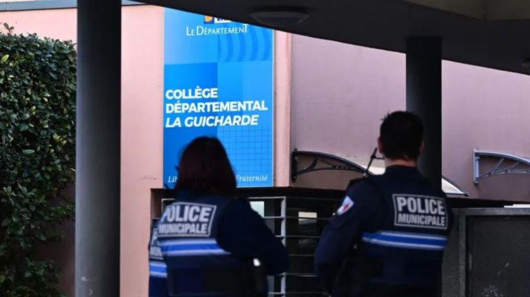France : une professeure poignardée par un élève, son pronostic vital engagé