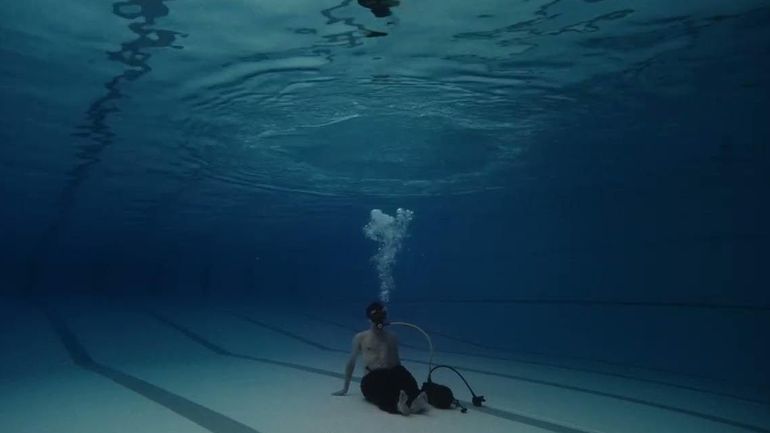 Joshuwa reste la tête dans les “Nuages” avant son EP Joshuwa reste la tête dans les “Nuages” avant son EP