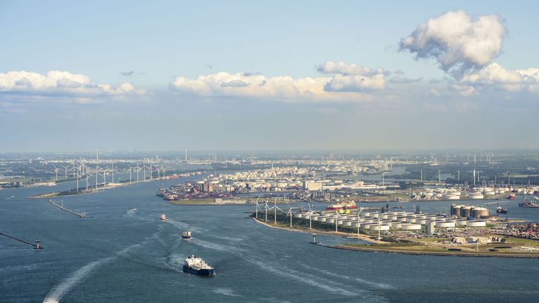Pays-Bas : un mort et plusieurs blessés dans une explosion dans le port de Rotterdam