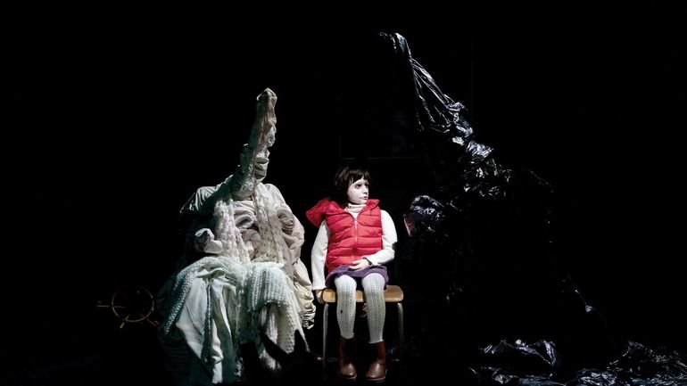 "Une traversée" au Théâtre Les Tanneurs : "retrouver le soleil" face à l’absurdité de la guerre