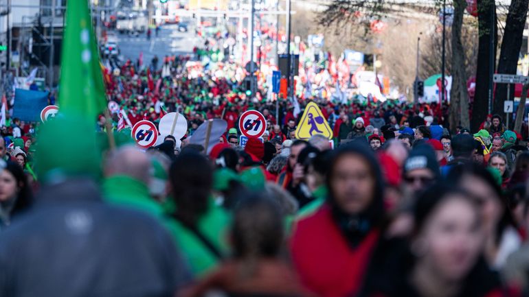 Manifestation nationale du 12 mars : plus de 100.000 personnes dans les rues de Bruxelles, selon la FGTB