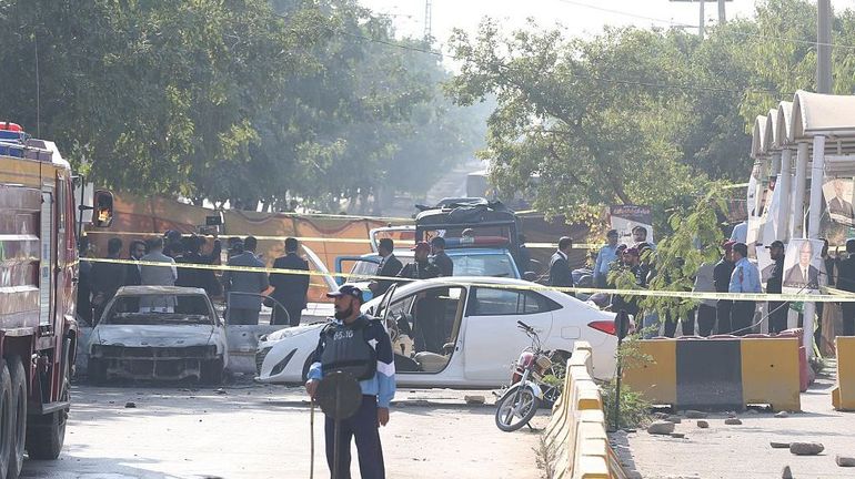 Pakistan : douze morts dans un attentat-suicide devant un tribunal à Islamabad