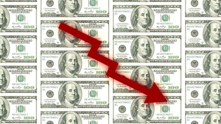 De la puissance à la faiblesse : les raisons du déclin du dollar américain