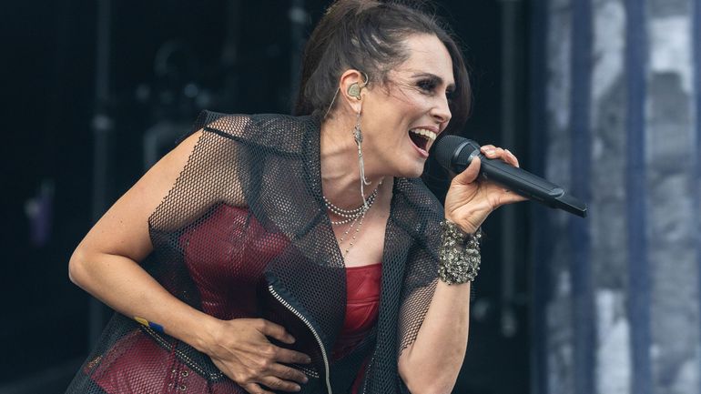 Within Temptation célèbre les 25 ans de "Mother Earth" avec une version acoustique de son plus grand hit Within Temptation célèbre les 25 ans de "Mother Earth" avec une version acoustique de son plus grand hit