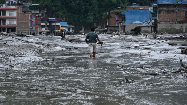 Inondations au Népal et au Tibet : près de 400 morts et plus de 1.400 disparus dont 3 belges
