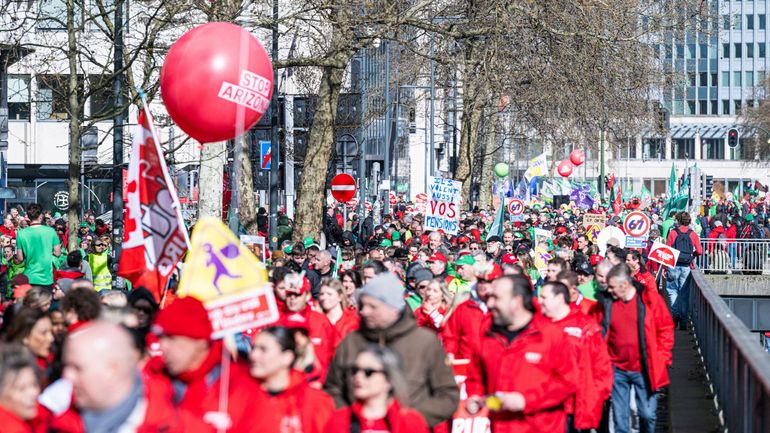Manifestation nationale : entre 80.000 et 100.000 personnes dans les rues de Bruxelles, une cinquantaine d'arrestations administratives