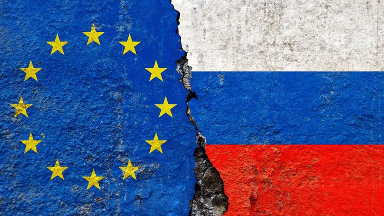 Guerre en Ukraine : l'Union européenne adopte un 21e train de sanctions contre la Russie, visant les secteurs bancaires et énergétiques