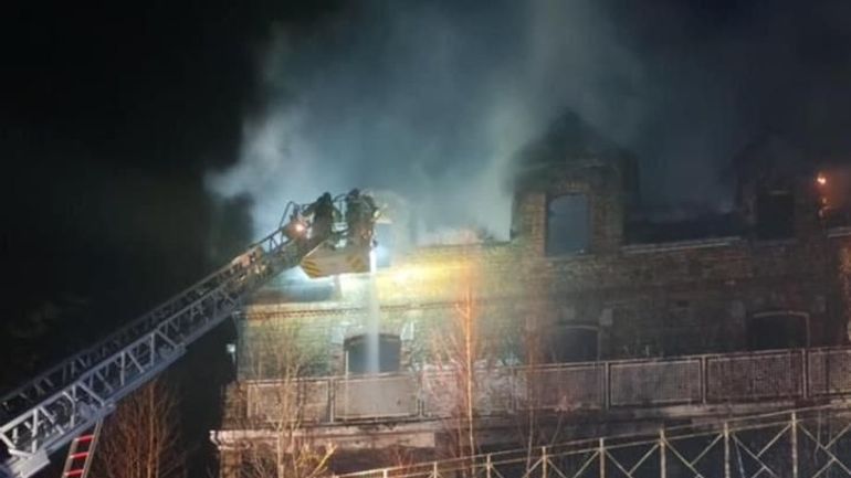 Un nouvel incendie la nuit dernière aux anciennes sources de Spontin Un nouvel incendie la nuit dernière aux anciennes sources de Spontin