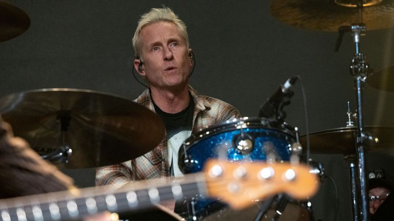 Josh Freese explique qu'il a "quelques théories" sur son éviction des Foo Fighters Josh Freese explique qu'il a "quelques théories" sur son éviction des Foo Fighters