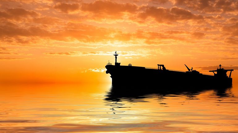 Guerre en Ukraine : le méthanier russe attaqué au large de la Libye dérive près de l'île de Malte, affirme La Valette