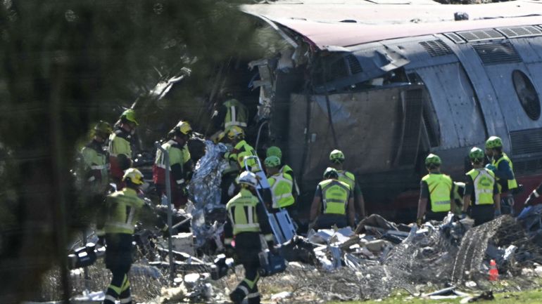 Accident ferroviaire en Espagne : un bilan provisoire fait état d'au moins 68 morts et plus de 80 blessés