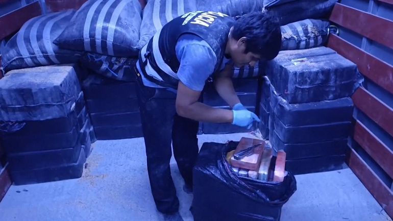 Pérou : saisie de plus de trois tonnes de cocaïne destinées à la Belgique Pérou : saisie de plus de trois tonnes de cocaïne destinées à la Belgique