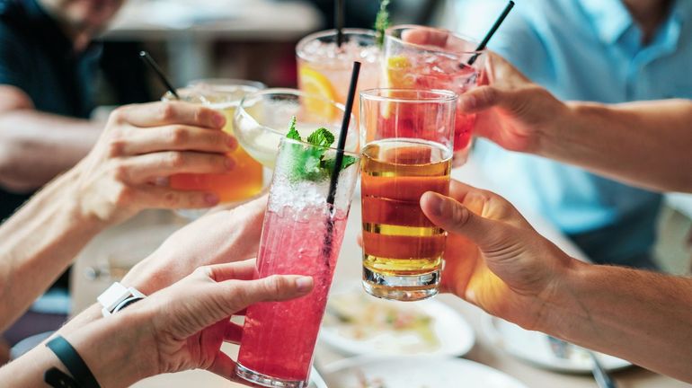 Sondage : c’est impensable de ne pas boire d’alcool au resto ? Sondage : c’est impensable de ne pas boire d’alcool au resto ?
