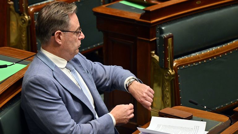 Rentrée parlementaire : l'absence de Bart De Wever et de budget agace l'opposition