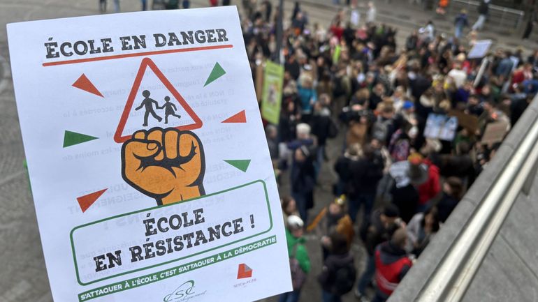 Indexation des salaires des enseignants : malgré les explications, la CSC demande la clarté, Mars Attacks appelle à un arrêt de travail lundi