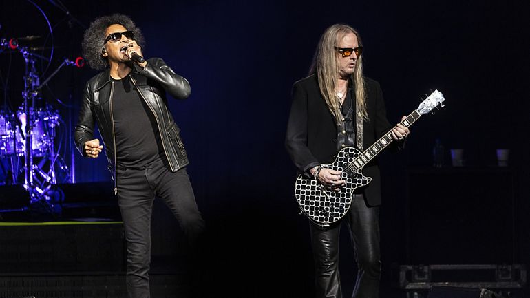 PETA demande à Alice In Chains de devenir "Betty In Chains" pour sauver un éléphant de cirque PETA demande à Alice In Chains de devenir "Betty In Chains" pour sauver un éléphant de cirque