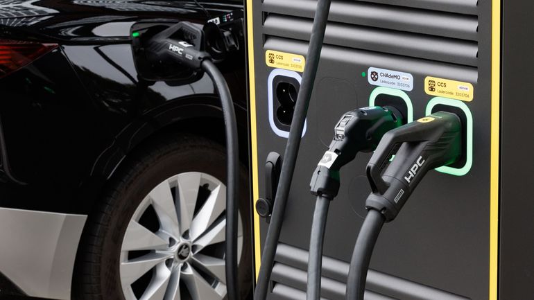 QR : pourquoi de telles différences de prix entre les bornes de recharge électrique à domicile et celles des grandes enseignes ?