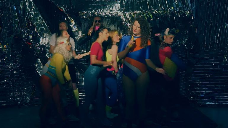 Capsuna sort un nouvel album qui sent bon le sucre et la liberté Capsuna sort un nouvel album qui sent bon le sucre et la liberté