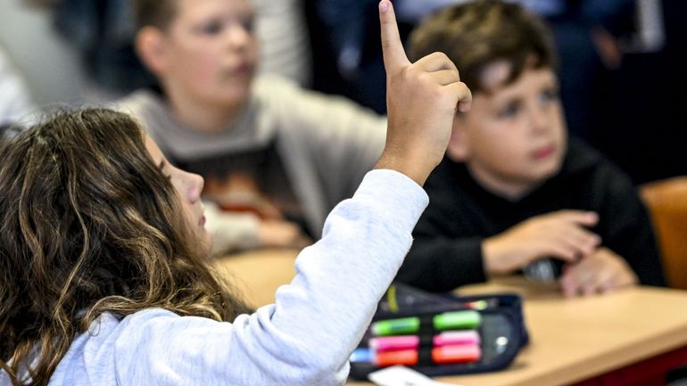 QR : Pour réaliser des économies, pourquoi ne pas fusionner les différents réseaux d'enseignement ?