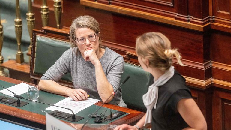 Cumul d'aides sociales : la ministre de l'Intégration sociale annonce des limites en vigueur dès décembre ou janvier