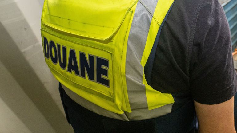 Après plusieurs actions de zèle, les syndicats des douanes déposent un préavis de grève Après plusieurs actions de zèle, les syndicats des douanes déposent un préavis de grève