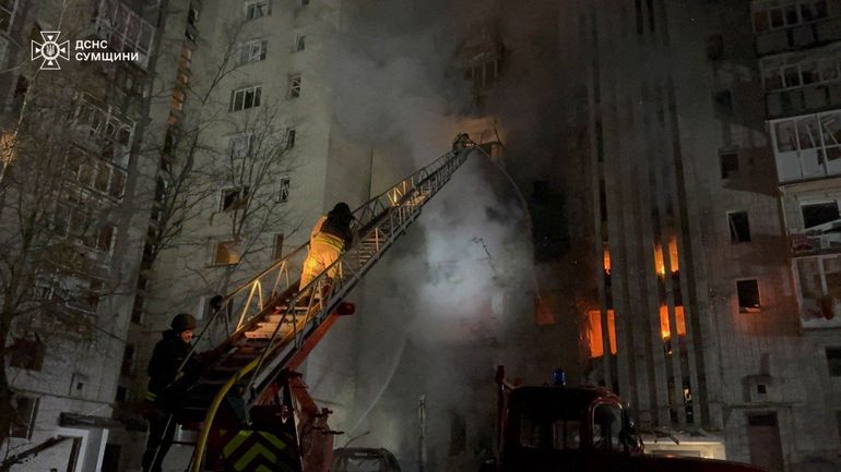 Une frappe russe dans le nord de l’Ukraine fait deux morts Une frappe russe dans le nord de l’Ukraine fait deux morts