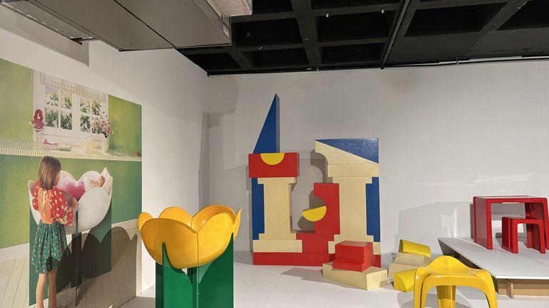 Un siècle de mobilier pour enfant s'expose juste à côté de l'Atomium