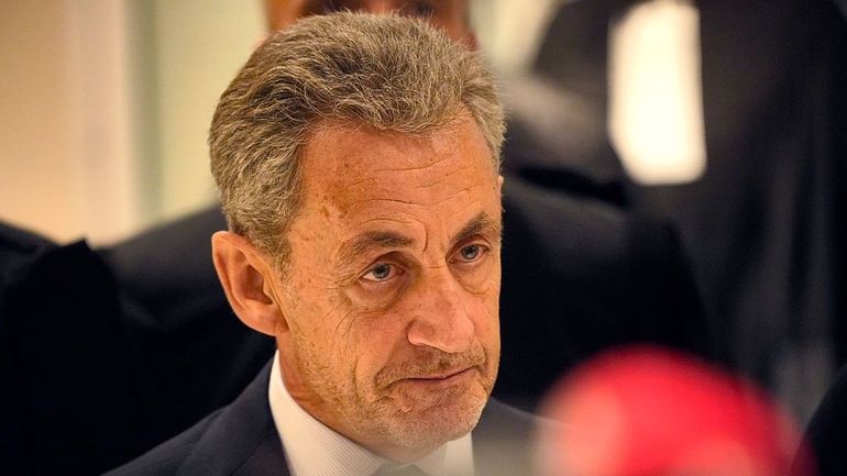 Nicolas Sarkozy doit être incarcéré ce mardi, une première pour un ancien président