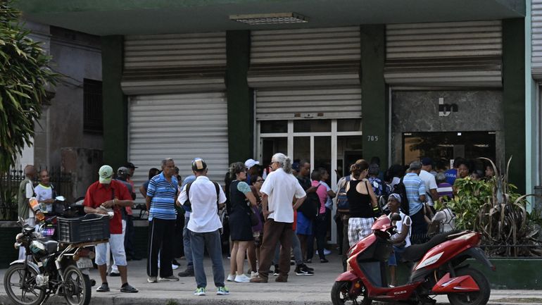 "Blocus" à Cuba : les paiements par Visa et Mastercard suspendus en raison des sanctions américaines