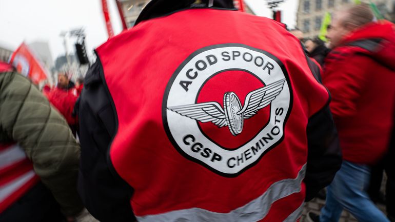 Grève sur le rail : le dialogue entre syndicats du rail et le ministre élargi aux CEO de la SNCB et Infrabel