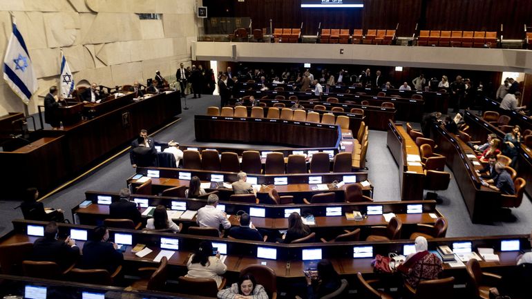 Le Parlement israélien vote une loi controversée sur l'étude de la Torah