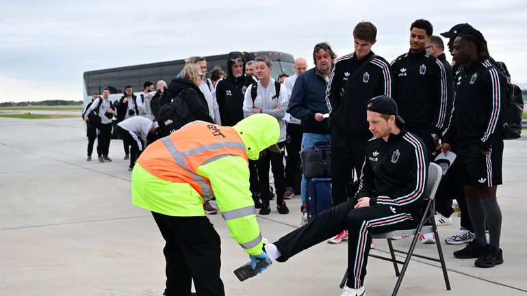 Les Diables Rouges fouillés par la sécurité… sur le tarmac avant d’embarquer pour Chicago