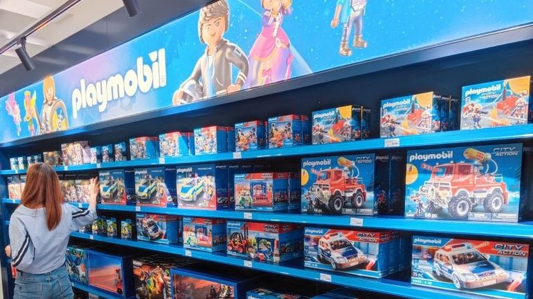 Crise chez Playmobil, succès chez Lego : deux modèles qui divergent