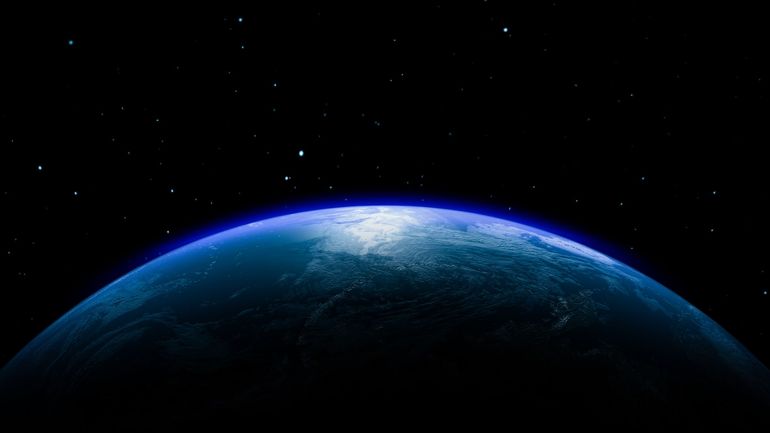 Éclairer la Terre depuis l'espace : le projet audacieux de Reflect Orbital face à la pollution lumineuse et aux alertes scientifiques