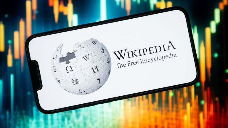 Wikipédia a 25 ans : l'encyclopédie libre, pilier d'internet, sera-t-elle enterrée par l'intelligence artificielle ?