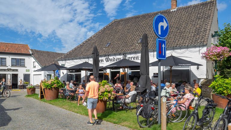 Faut-il sauver les petits bistrots ? En Flandre comme dans le reste de la Belgique, les cafés sont à la peine