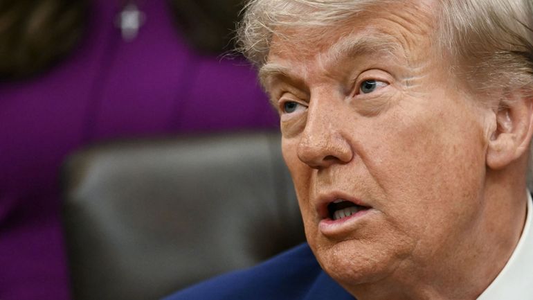 Guerre au Moyen-Orient : le cessez-le-feu entre les États-Unis et l'Iran "sous assistance respiratoire", affirme Donald Trump