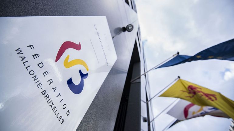 Enseignement, crèches, culture... Quels secteurs de la Fédération Wallonie-Bruxelles devront faire des économies ? Suivez la présentation du budget en direct