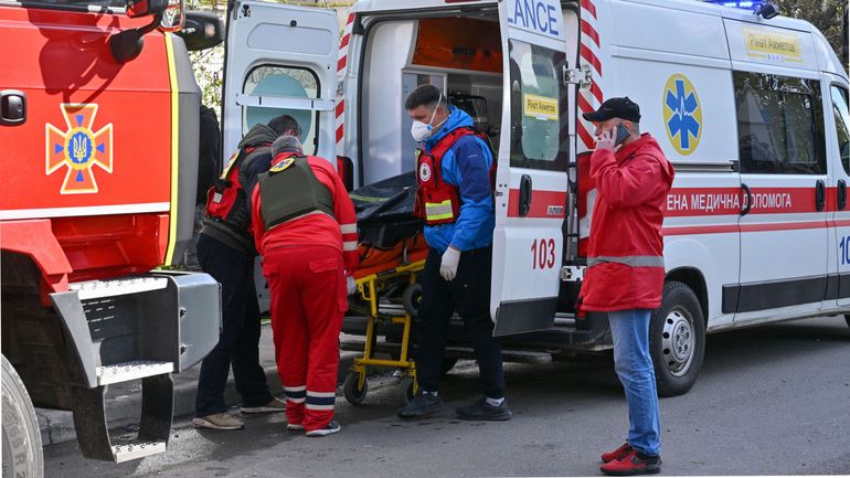 "Un jour de deuil pour l'industrie" : une exposition militaire prise pour cible à Kiev, au moins dix morts et des centaines de blessés